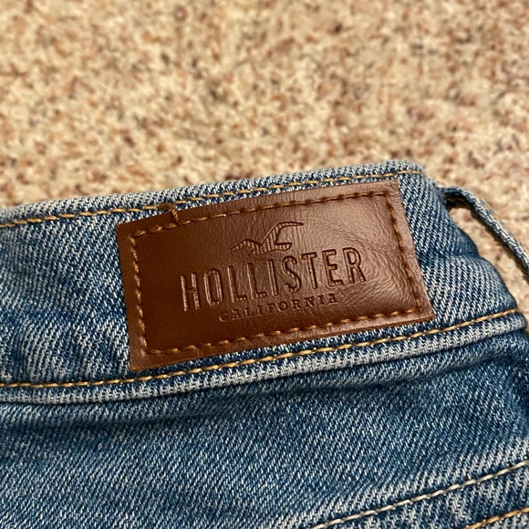 Hollister Ombré Distressed Jean Shorts - Picture 3 of 5